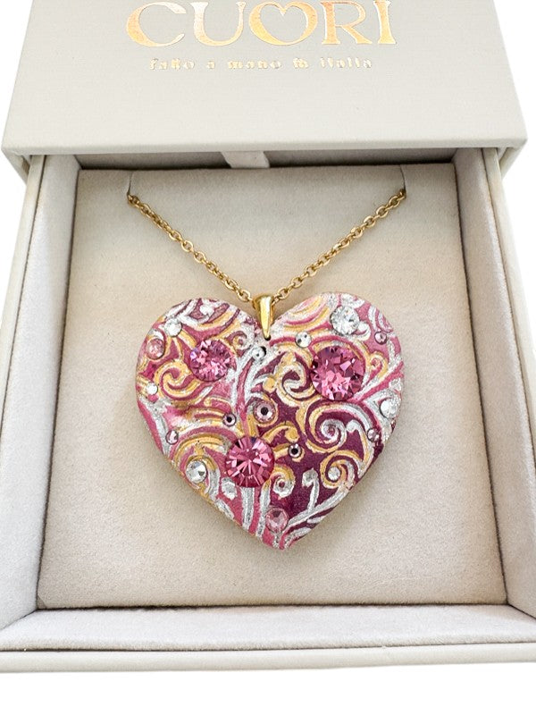Pendente a cuore personalizzato in argilla polimerica con cristalli Swarovski e dedica incisa. Un gioiello materico, l'idea regalo perfetta e originale per emozionare in occasione della Festa della Mamma