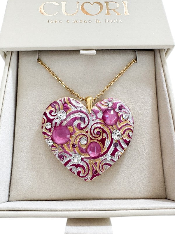 Pendente a cuore personalizzato in argilla polimerica con cristalli Swarovski e dedica incisa. Un gioiello materico, l'idea regalo perfetta e originale per emozionare in occasione della Festa della Mamma
