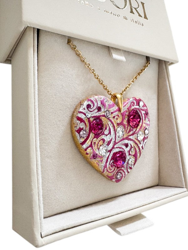 Pendente a cuore personalizzato in argilla polimerica con cristalli Swarovski e dedica incisa. Un gioiello materico, l'idea regalo perfetta e originale per emozionare in occasione della Festa della Mamma