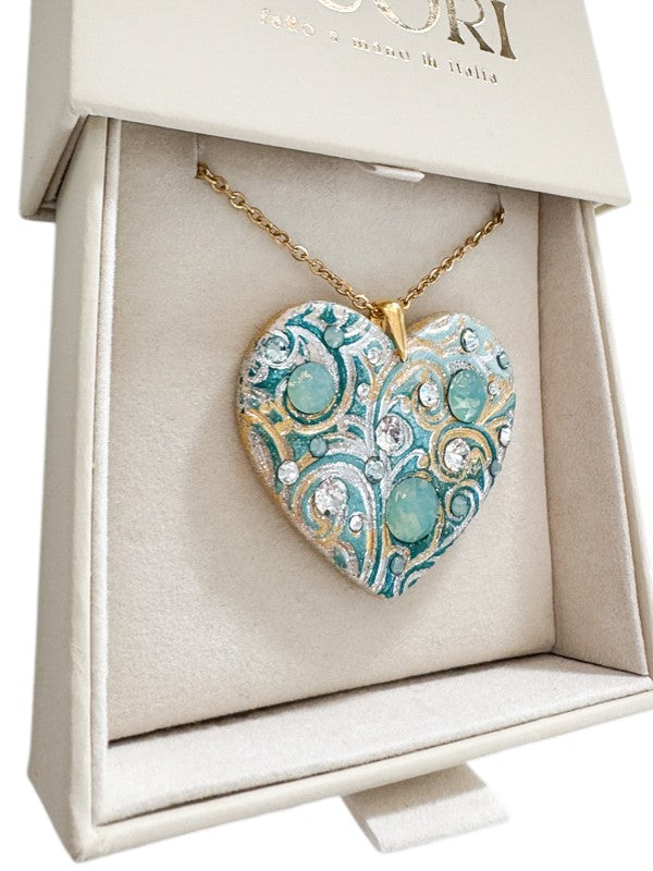 Pendente a cuore personalizzato in argilla polimerica con cristalli Swarovski e dedica incisa. Un gioiello materico, l'idea regalo perfetta e originale per emozionare in occasione della Festa della Mamma